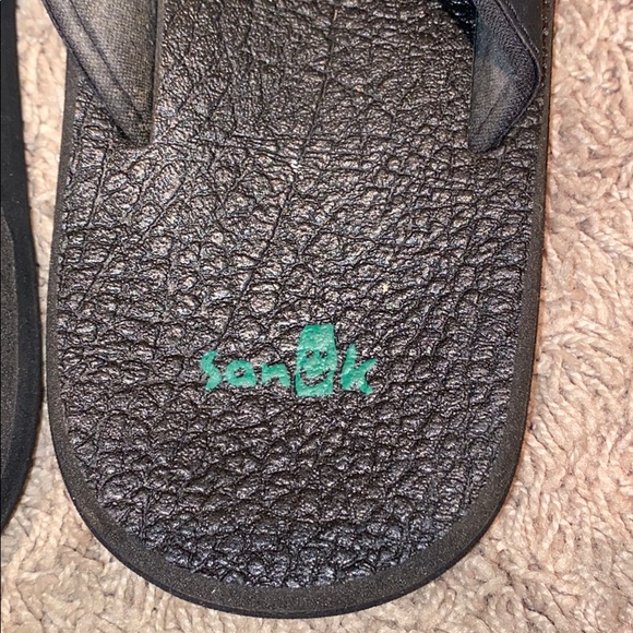 Sanuk black sandals size 9 - Picture 2 of 3